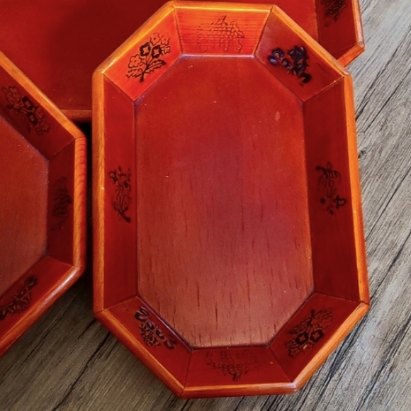 Set of Wooden Trays - Picture 4 of 7